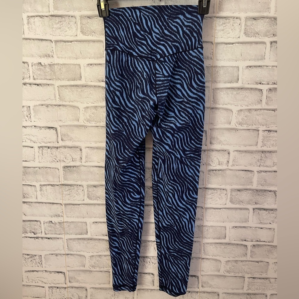 Aerie Offline Goals Hi-Rise 7/8 blue zebra animal print leggings XS - Picture 3 of 4